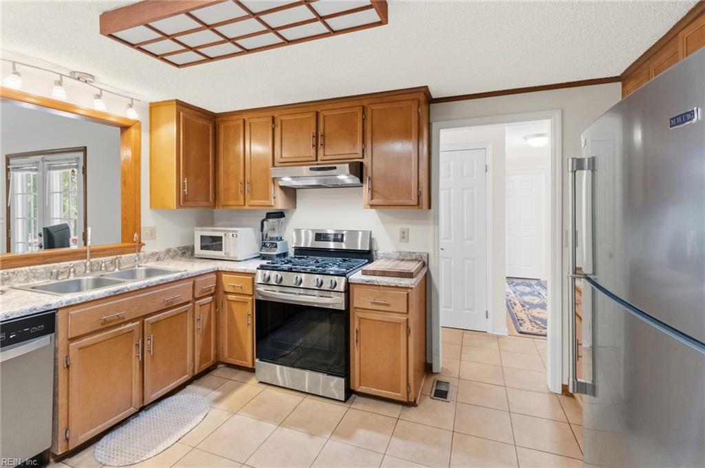 8960 Norseman Ln Property Photo 11