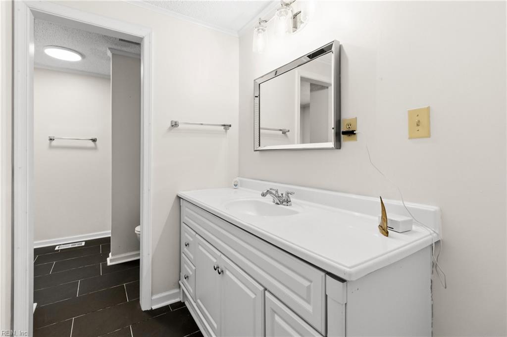 8960 Norseman Ln Property Photo 27