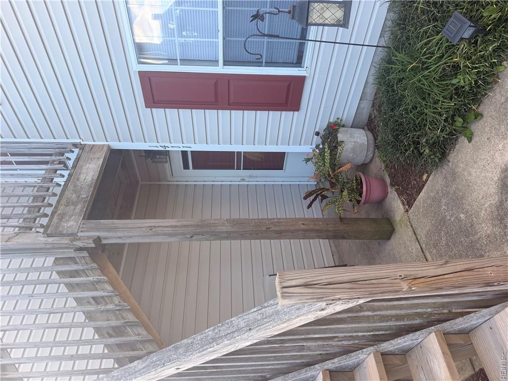 1411 Deerpond Ln Property Photo 2