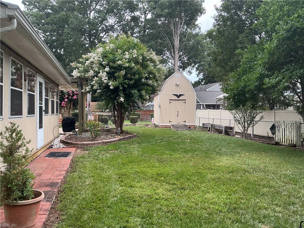 730 Pelham Dr Property Photo 9