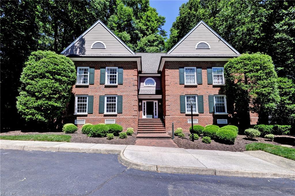 208 Woodmere DR Property Photo 1