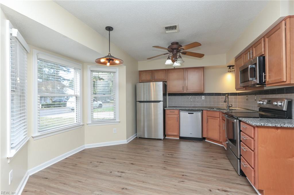 1325 Debbs Ln Property Photo 4