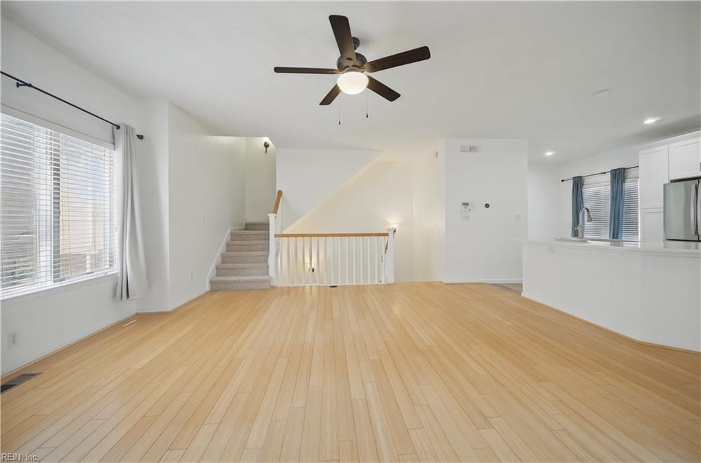 2308 Beach Castle Ln Property Photo 4