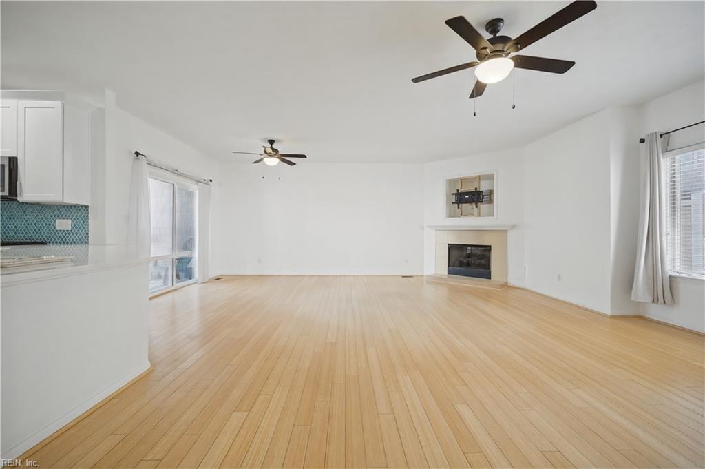 2308 Beach Castle Ln Property Photo 5