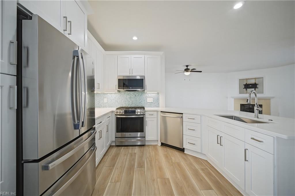 2308 Beach Castle Ln Property Photo 11