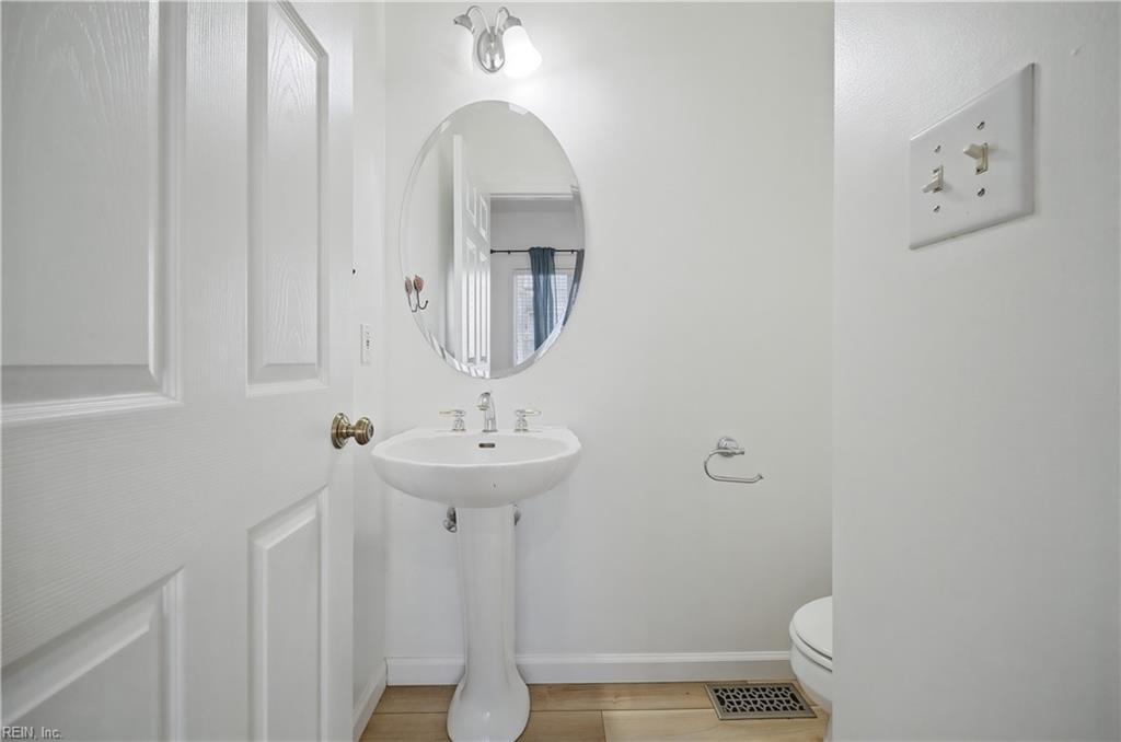 2308 Beach Castle Ln Property Photo 12