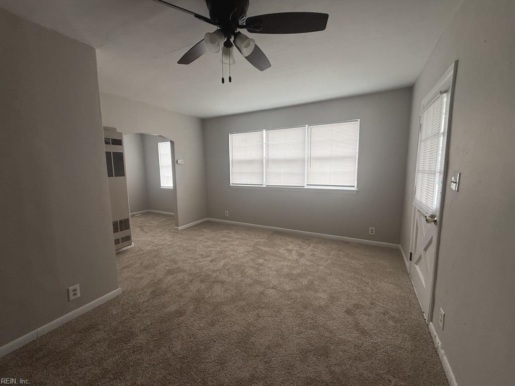2323 Birch St Property Photo 9