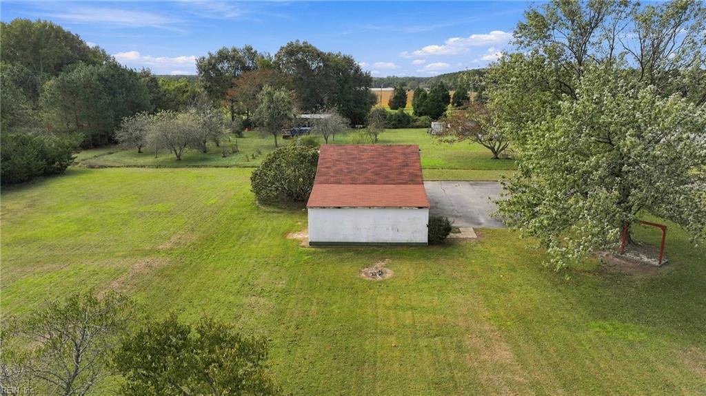 419 Daniels Rd Property Photo 9