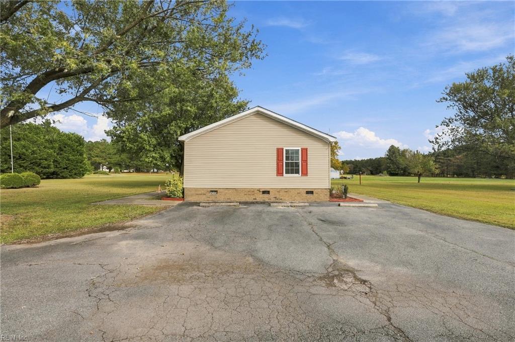 419 Daniels Rd Property Photo 11