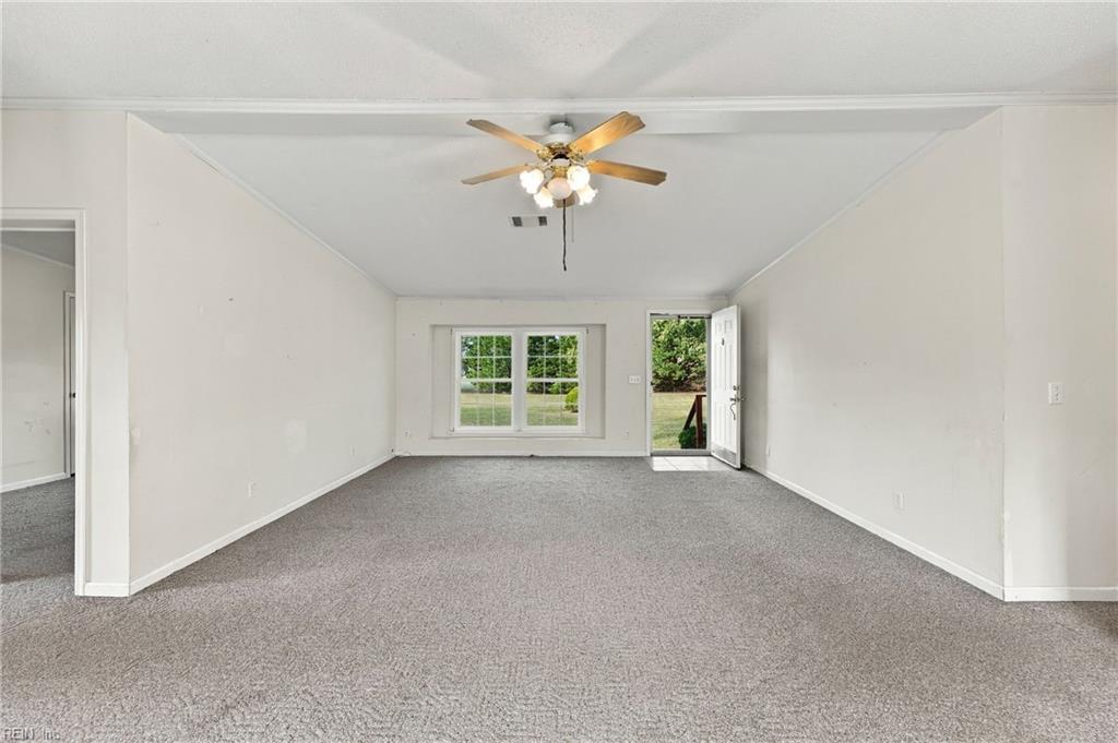 419 Daniels Rd Property Photo 14