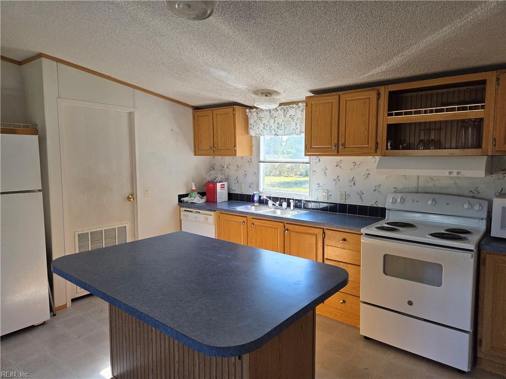 503 Railroad Ave Property Photo 8