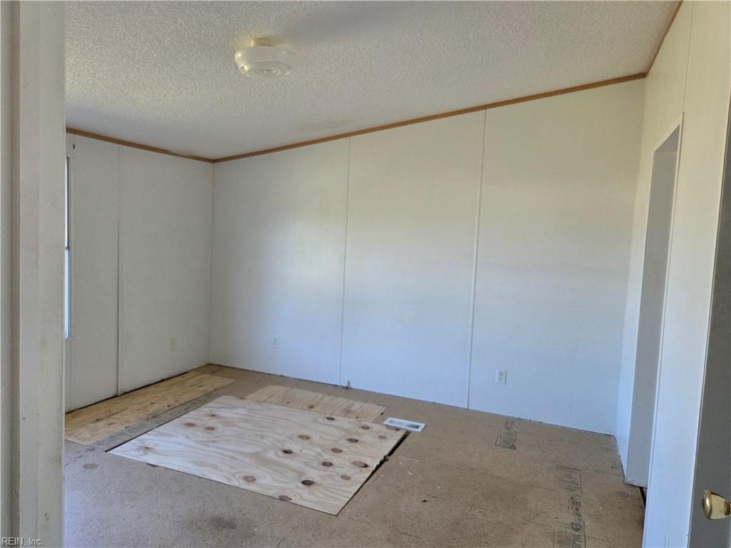 503 Railroad Ave Property Photo 14