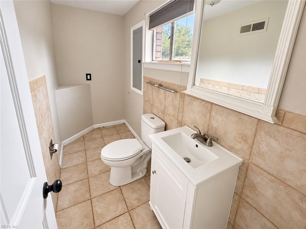 5509 Sandpiper Ln Property Photo 3