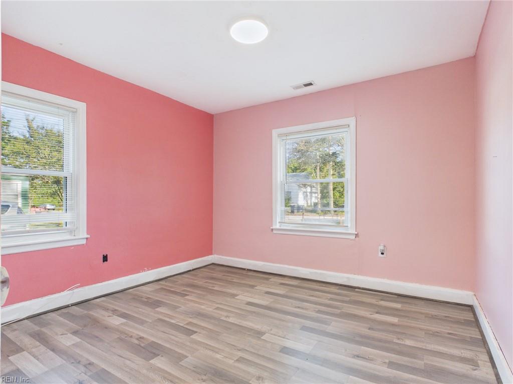 8 Clover St Property Photo 7