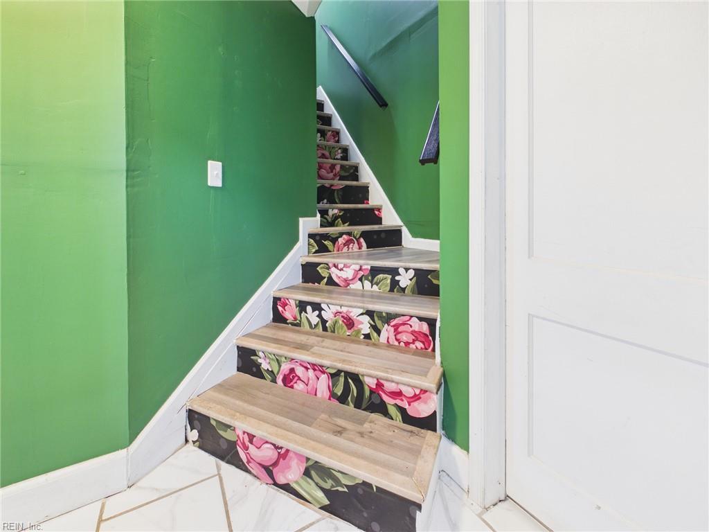 8 Clover St Property Photo 9