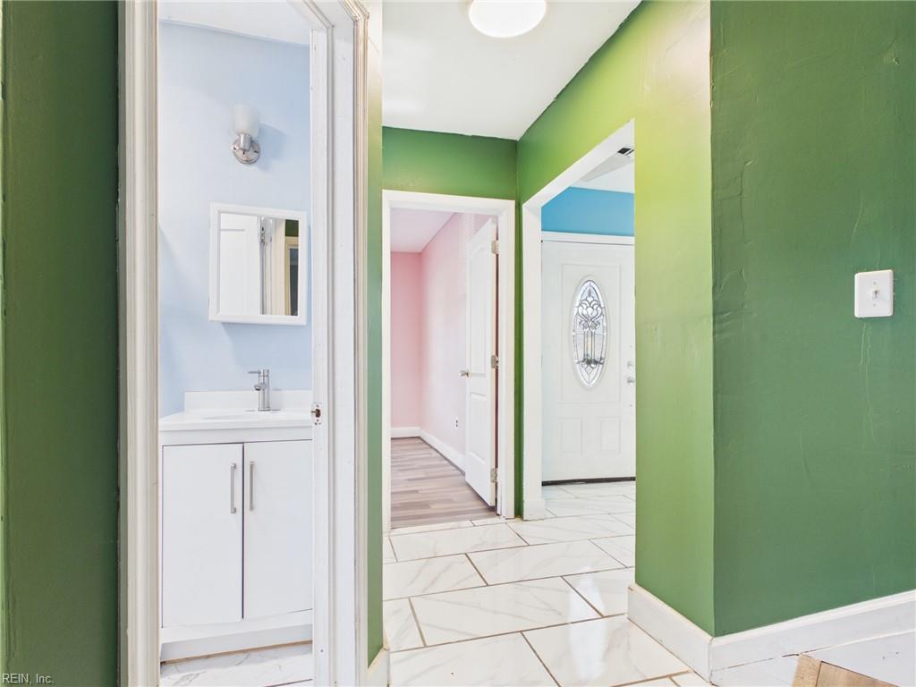 8 Clover St Property Photo 12