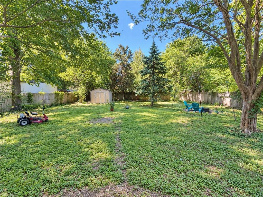 8 Clover St Property Photo 17