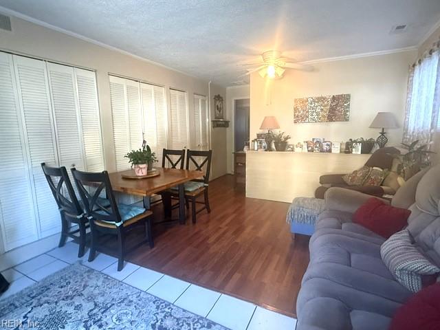 422 Barcelona Ln Property Photo 2