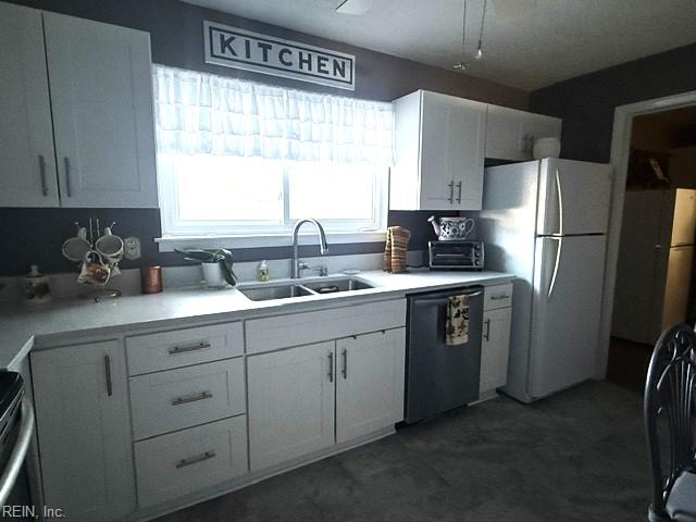 422 Barcelona Ln Property Photo 14
