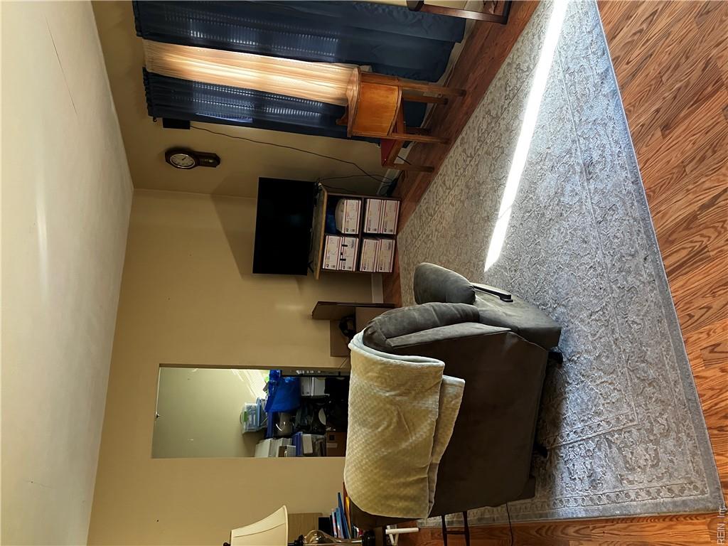 516 Austin St Property Photo 8
