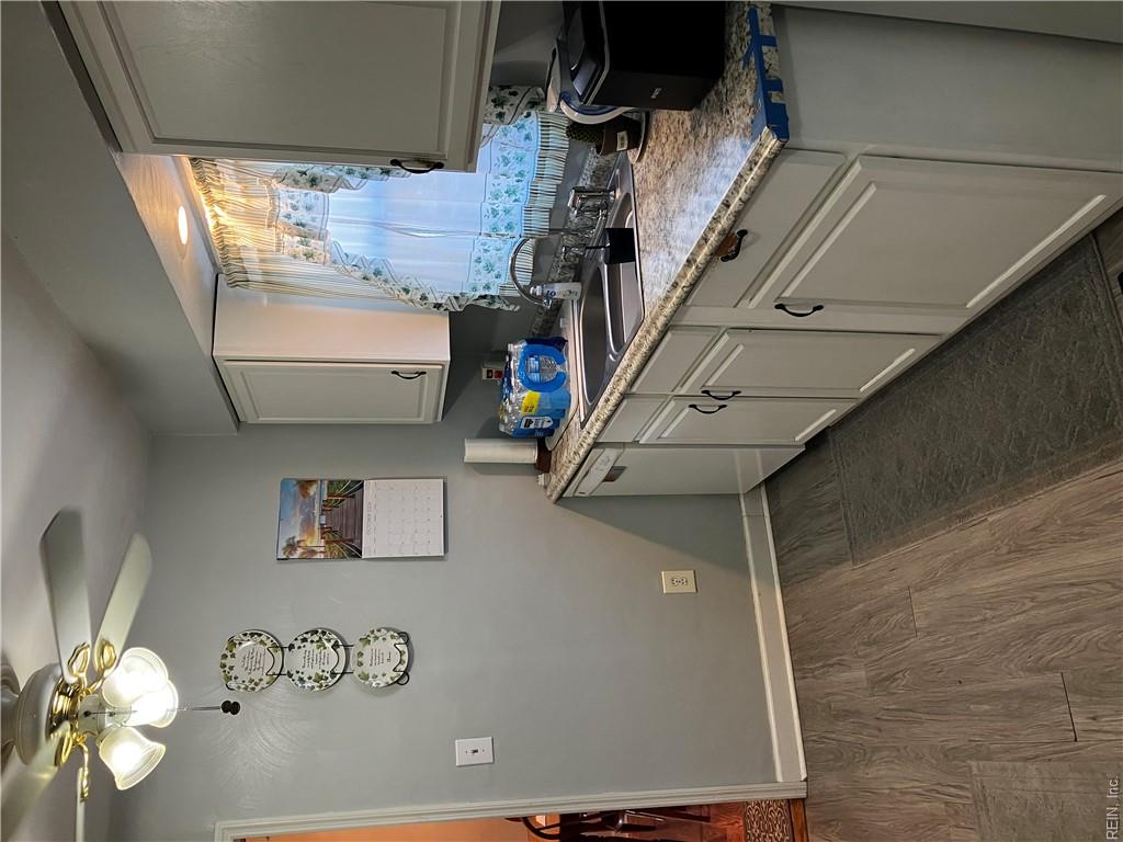 516 Austin St Property Photo 13