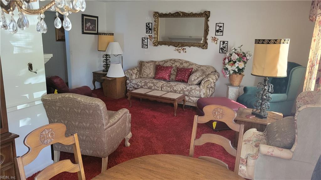 2921 Hilton Ave Property Photo 4
