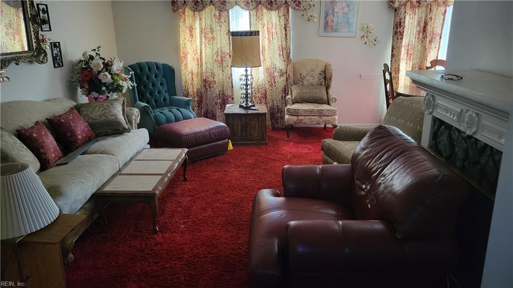 2921 Hilton Ave Property Photo 6