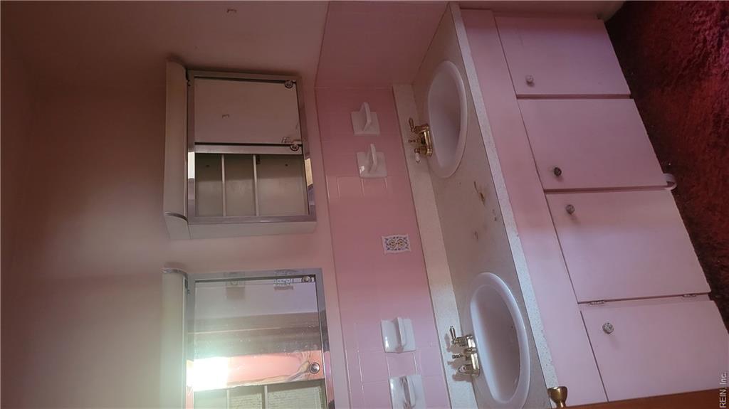 2921 Hilton Ave Property Photo 12