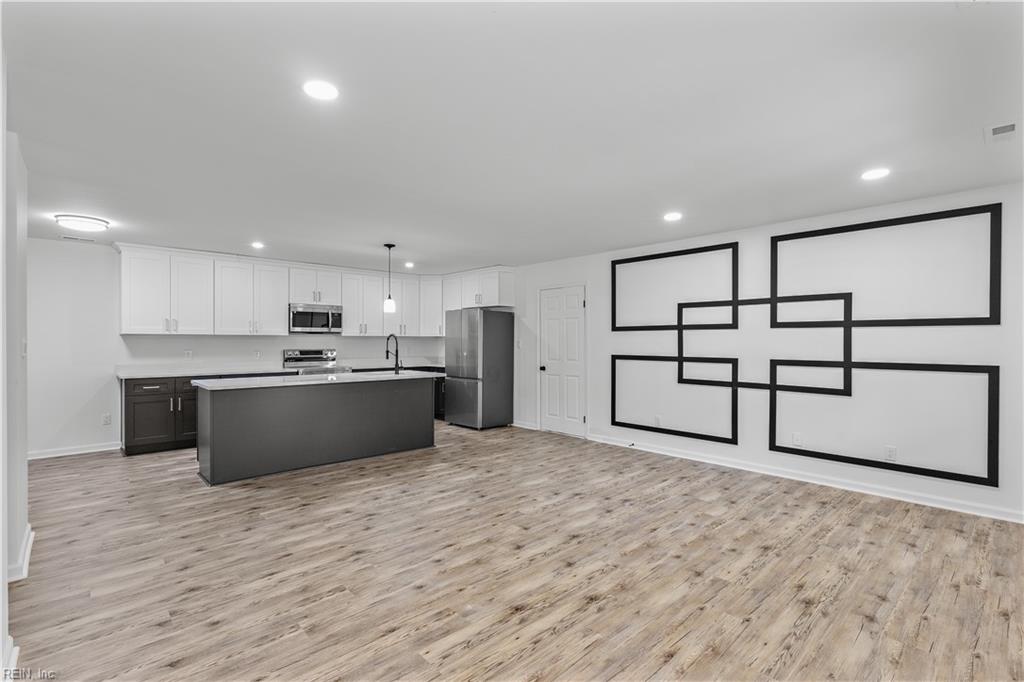 24 Lee Ave Property Photo 6