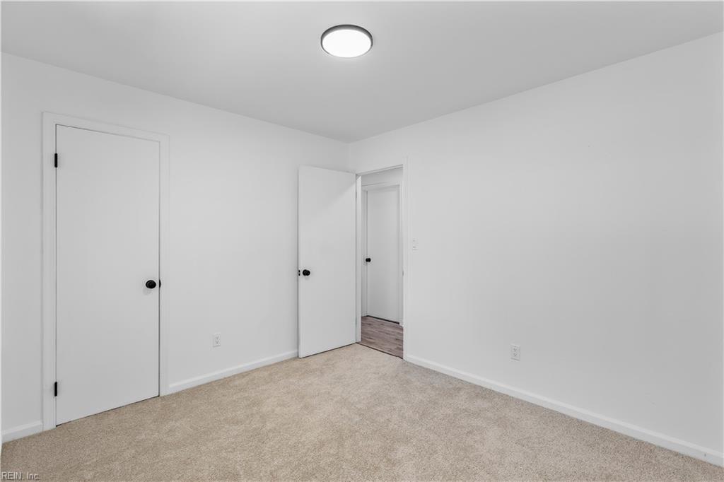24 Lee Ave Property Photo 15