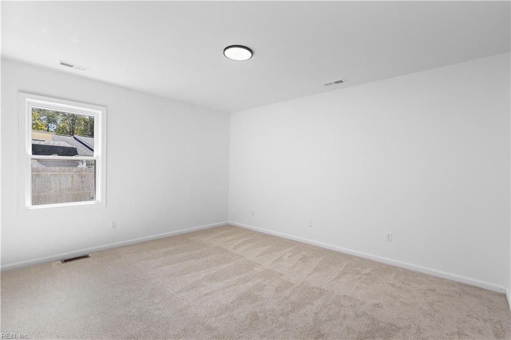 24 Lee Ave Property Photo 18
