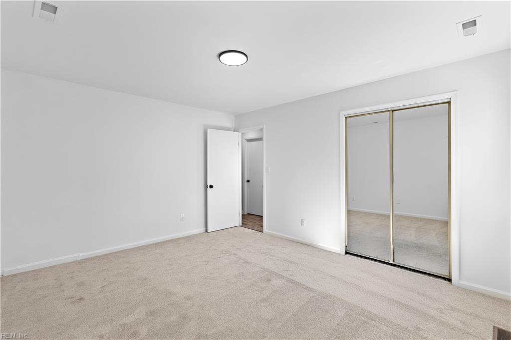 24 Lee Ave Property Photo 19