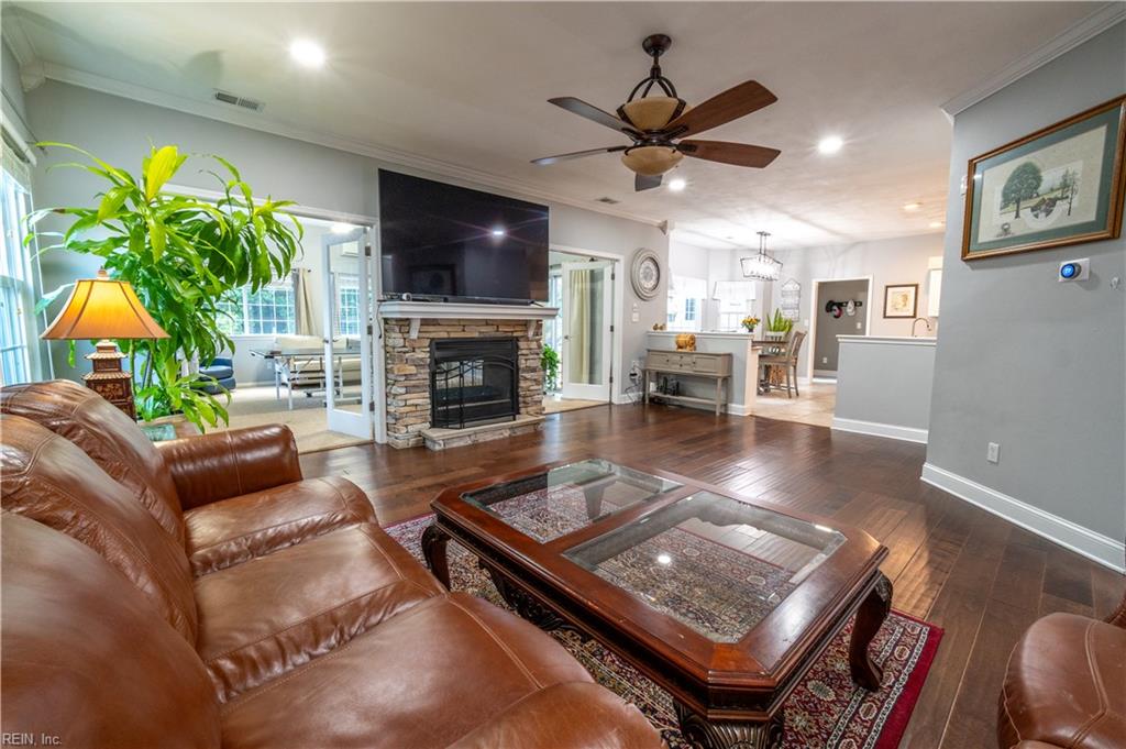 1841 Laurel Oak Ln Property Photo 1