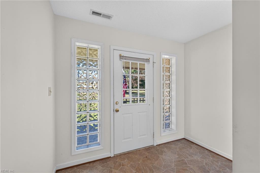 25092 Tyler Dr Property Photo 6