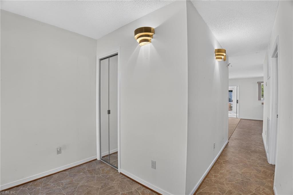 25092 Tyler Dr Property Photo 7