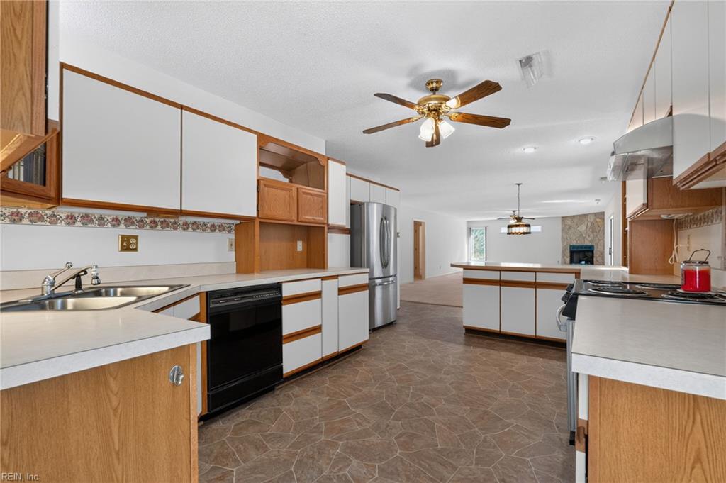 25092 Tyler Dr Property Photo 10