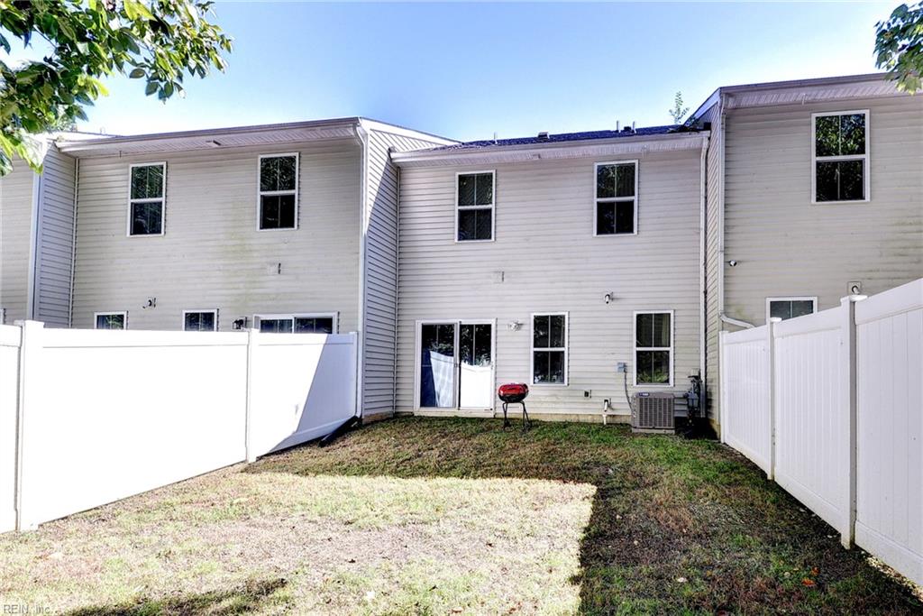 135 Stegg St Property Photo 26