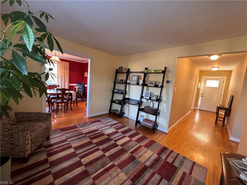816 Queen Elizabeth Dr Property Photo 5