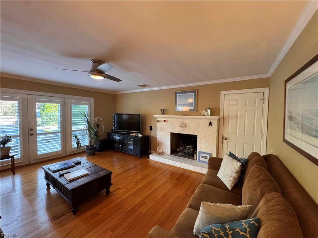 816 Queen Elizabeth Dr Property Photo 6