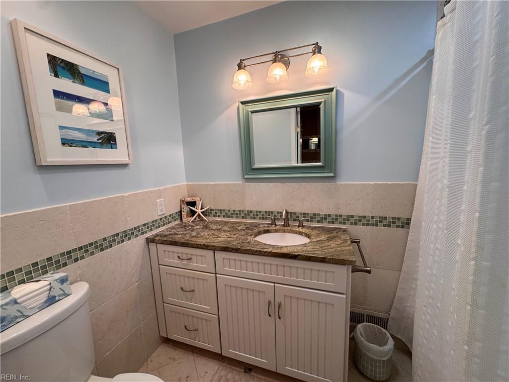 816 Queen Elizabeth Dr Property Photo 10
