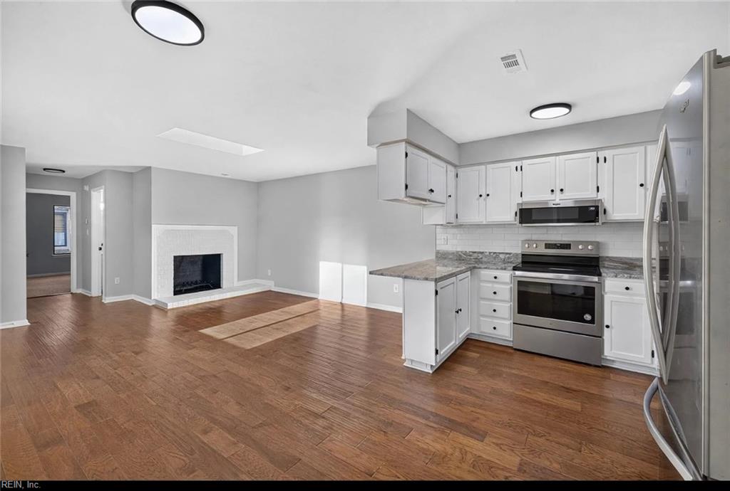 127 Sawgrass Bnd Property Photo 3