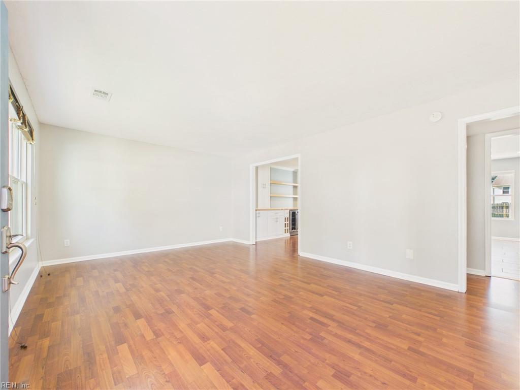 1845 Finsbury Ln Property Photo 4