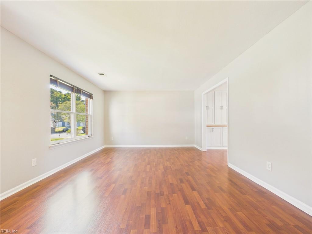 1845 Finsbury Ln Property Photo 5