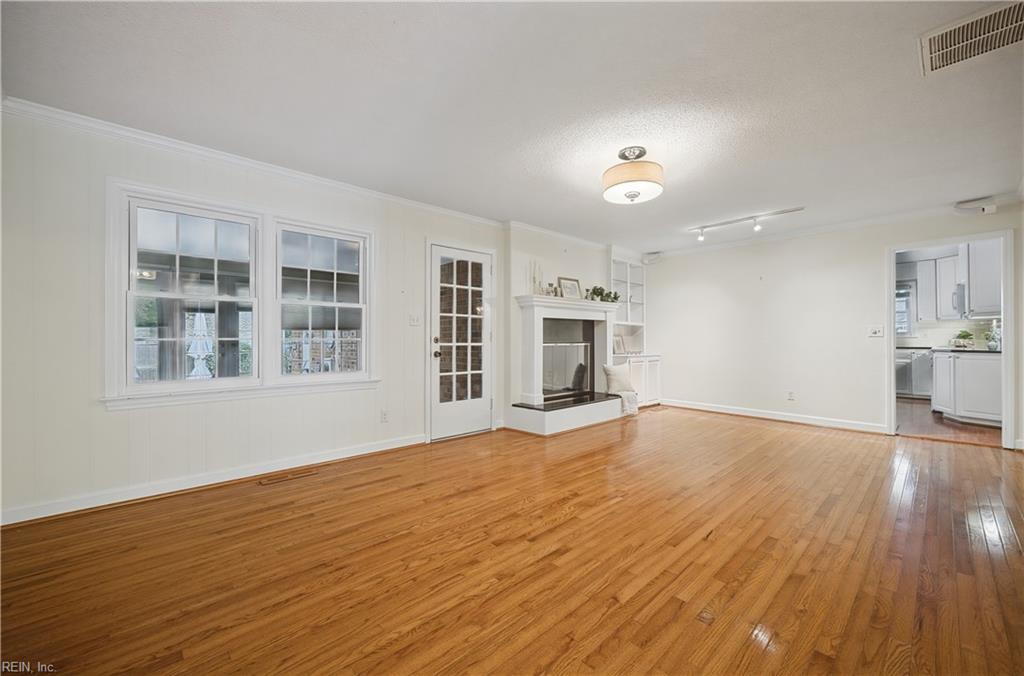 940 Amesbury Rd Property Photo 24