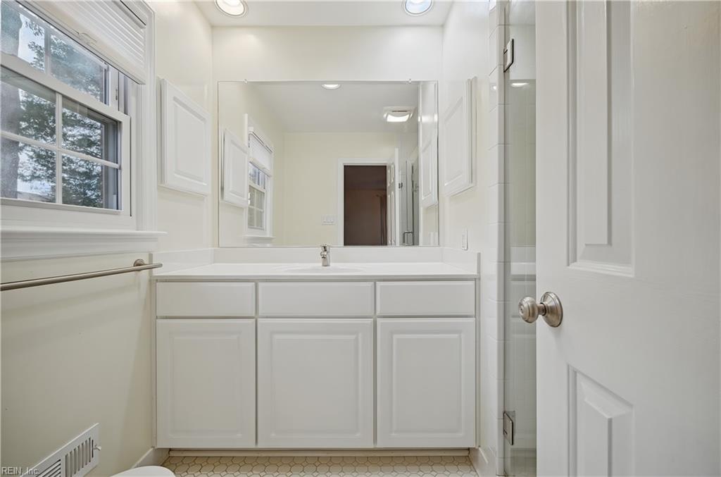 940 Amesbury Rd Property Photo 29