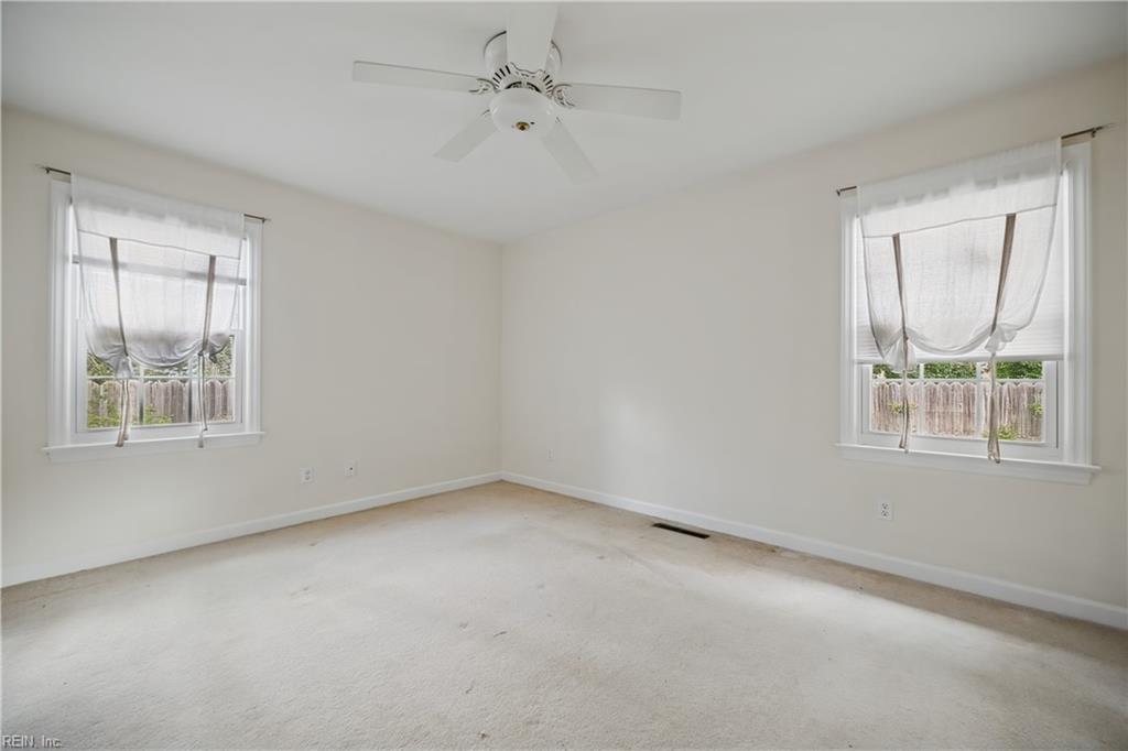 940 Amesbury Rd Property Photo 32