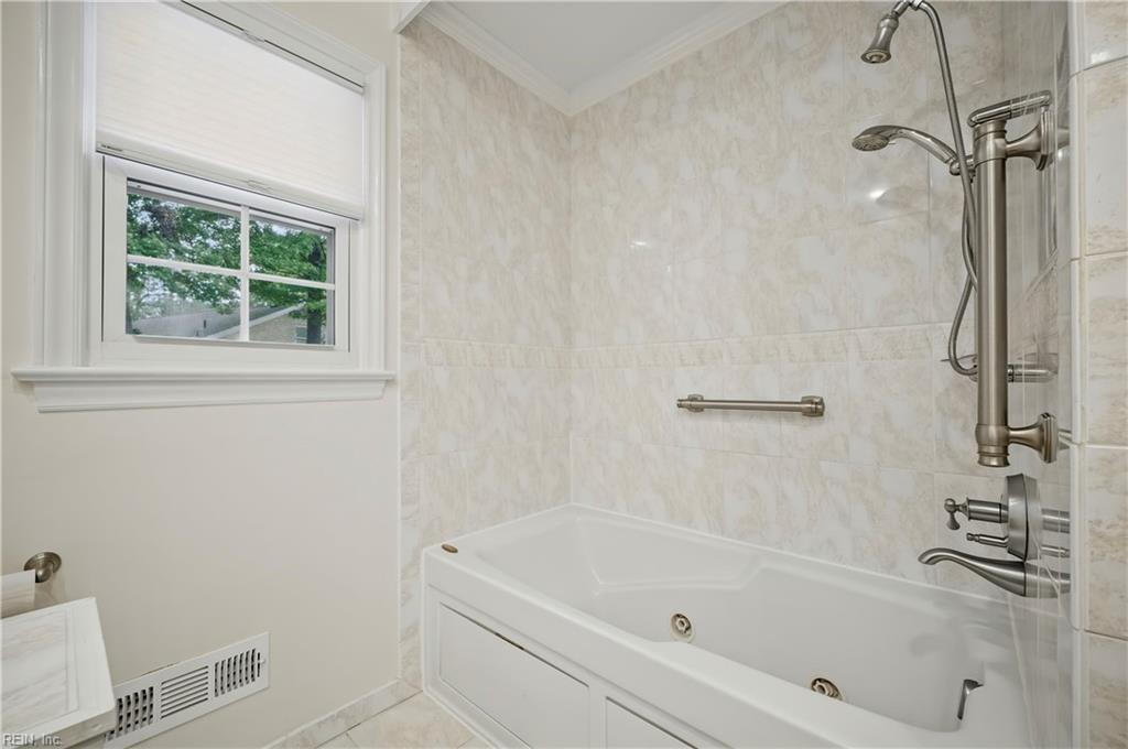 940 Amesbury Rd Property Photo 35