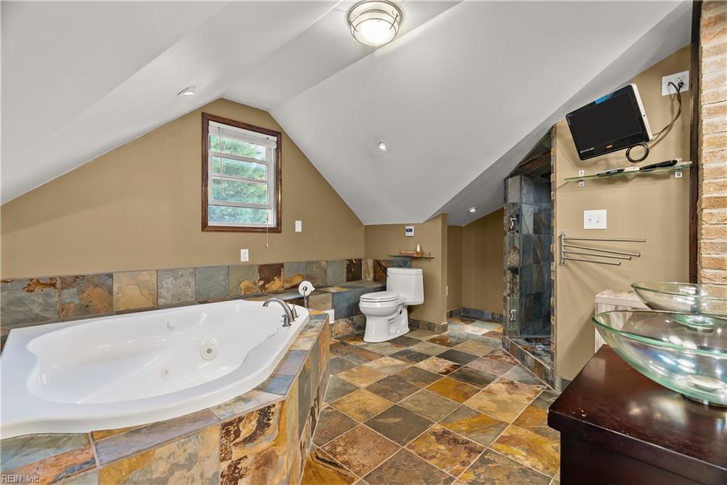 317 Lorengo Ave E Property Photo 26