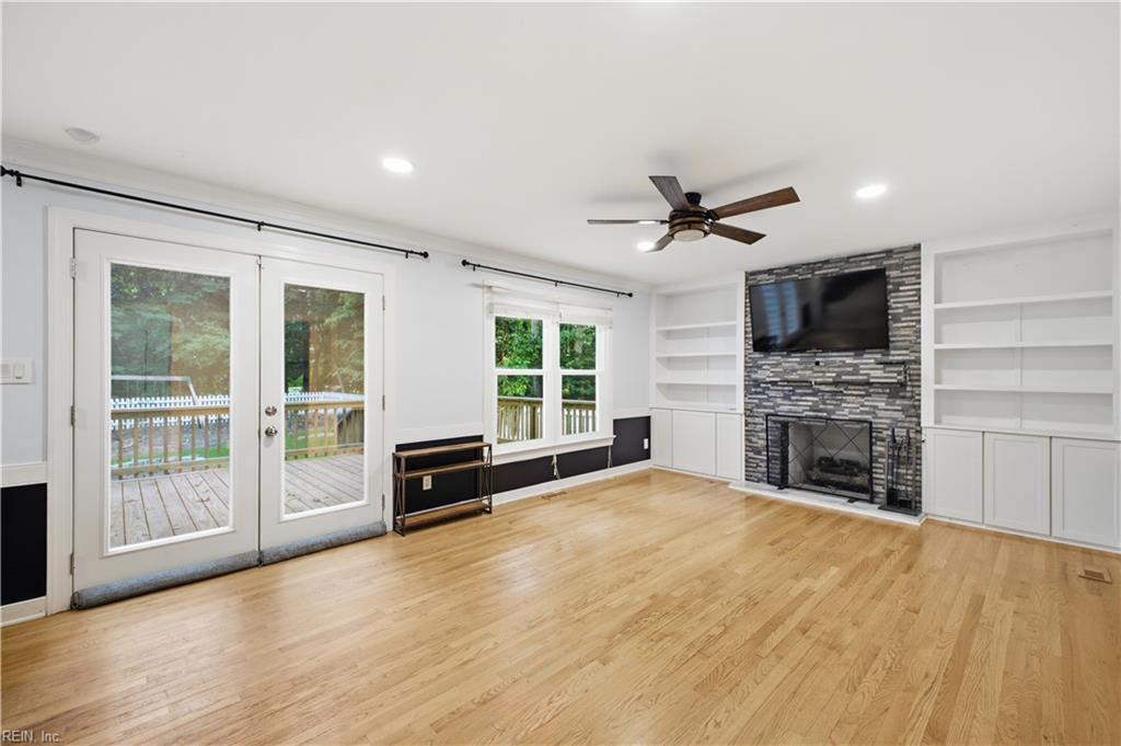 100 Spinnaker Run Ln Property Photo 3