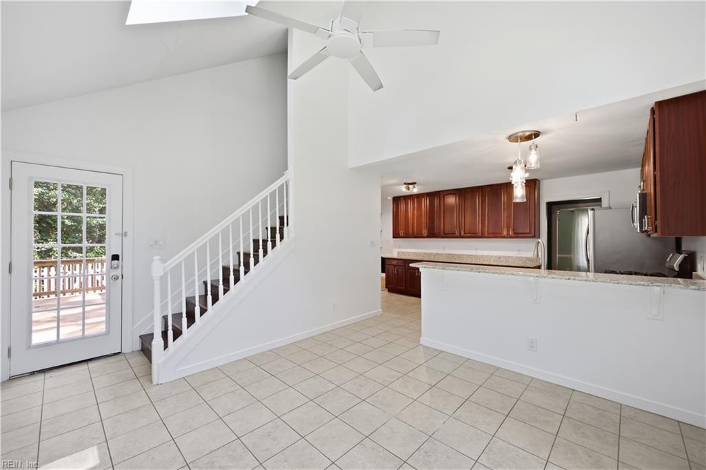 100 Spinnaker Run Ln Property Photo 11
